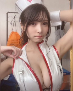 似鳥沙也加がドスケベおっぱいナース姿で診察イベントする可能性→診察中の誤射待ったなし！の画像