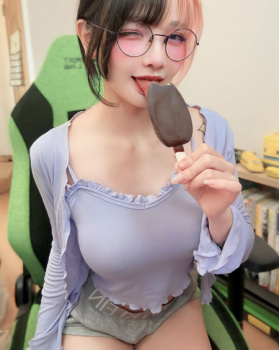 ちゅきめろでぃ! デカパイ自撮りまとめ！推定H乳プロゲーマーの爆乳コスプレがエロ可愛すぎるの画像