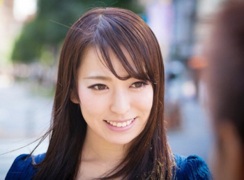 【２６歳 人妻不倫】”えぇ～モデルじゃないですよぉ～” ナンパ師の話術にハマって、濃厚精子を注入されちゃった欲求不満妻！の画像