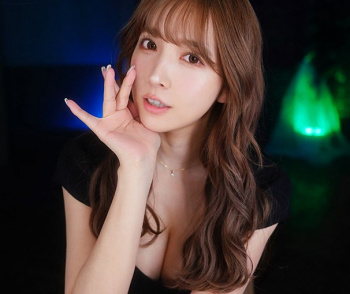 ！Bizarreの三上悠亜「君のく～っさいBizarreオdickから、いっぱいお汁を出していいよ…！」責められて搾り取られる僕のザーメンの画像