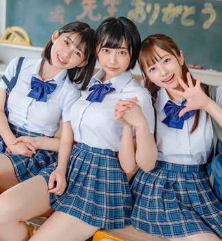 ！！「先生ありがとう…！！」教育実習で3人の生徒に惚れられて乱交しちゃった！！お願い、私にも早く挿れて…の画像