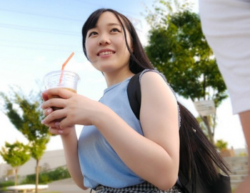 【高瀬りな】アソコがいつもムズムズ？… Ｆカップの２０歳ＪＤが、パイパンま○こをカメラに向けて、デトックスSEX…の画像