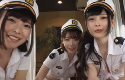 【跡美しゅり,深田えいみ】痴女コスプレイヤーのローション手コキ騎乗位で悶絶させられるM男動画の画像