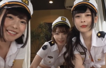 【跡美しゅり,深田えいみ】痴女コスプレイヤーのローション手コキ騎乗位で悶絶させられるM男動画の画像