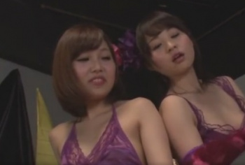 痴女エスティシャンによる手袋手コキ施術でザーメン強制射精させられるM男動画の画像