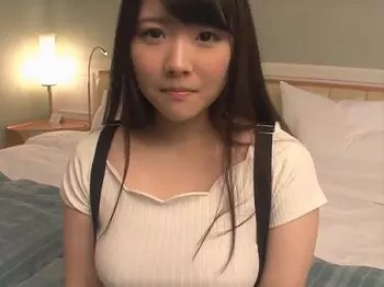 香純ゆいと二人きりのセックス！巨乳を揺らしてラストは舌上にどぴゅりｗの画像