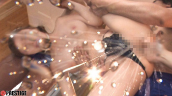 スプラッシュ杏 脱水不可避！8.9L放出！驚異の6SEXの画像