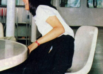 チャックが開いてパンチラしちゃってる女の子のエロ画像まとめ!の画像