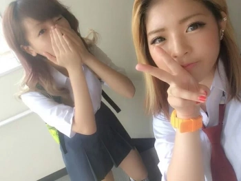 ギャル系女子高生のエロ画像!おたくに優しいギャルは実在するんですかwの画像