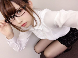 普通の子よりメガネかけた真面目そうな女がエロい方がもえるだろｗの画像