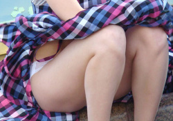 ロングスカートやロングワンピース穿いてる女の子のパンチラ画像!の画像
