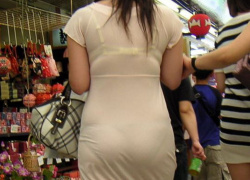 パンツやブラジャーが透けて見えるシースルーファッション女子の画像！の画像