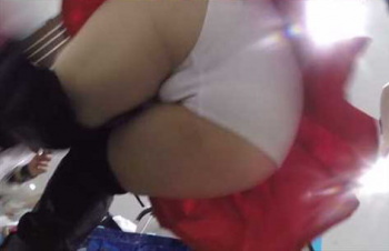 コスプレイヤーさんのローアングルおぱんつ画像がエチエチすぎる！の画像