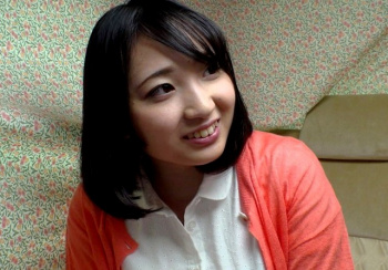 ☆人妻ナンパ☆ 34歳だとおっしゃるこの黒髪清楚な見た目からは想像もつかない下品な絶頂ズラでイキ乱れる美人奥さまをナンパ!陰毛がキレイにお手入れされた剥き出しのぐちょ濡れマ●コから露出した大粒のクリトリスに情け容赦なく快楽を与え続けられて激しく興奮したドスケベ人妻の淫らな姿を見逃すな!の画像