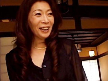 ＜熟女＞五十路のママと息子が温泉旅行でしっぽり背徳の母子相姦！息子ち●ぽやアナルを舐め回し味わう変態おばさん【澄川凌子】の画像