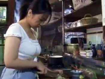 ＜ながえスタイル＞夫の目を盗み義父と家庭内不倫のスリルを楽しむ人妻！スケベ親父の濃厚SEXから抜けられない淫乱熟女妻！の画像