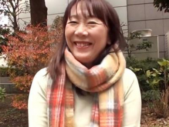 還暦を前にまだまだ現役でいらっしゃる59歳の人妻熟女！若い男も手玉に取るというおばさんのドすけべSEX【杉山ちづる】の画像
