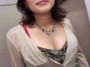 ＜熟女ナンパ＞街行く人妻熟女を釣ってフェラチオから浮気セックス！デカ尻を叩かれ喘ぐM気質なむっちり完熟人妻に膣内射精の画像
