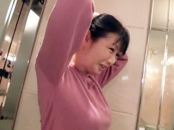 ＜五十路熟女＞『もうおばあさんですよ』50代とは思えない色白美肌・巨乳おっぱいのご無沙汰素人人妻とハメ撮り中出しセックスの画像