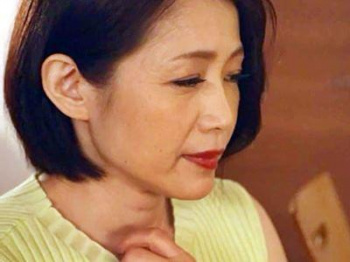 ＜熟女NTR＞寝取られたヌードモデル人妻！旦那に依頼され若いモデルに疼きを覚えた奥様が不倫セックス！他動画有【友田真希】の画像