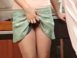 《五十路ノーパン痴女》パンツも履かずにマンチラ誘惑してくる隣の人妻！魅惑ボディでショタ男にイタズラする巨乳熟女おばさん！の画像
