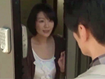 《円城ひとみ》『あら♡どうしたの？』美人すぎる巨乳熟女の義母が娘婿に無理やり犯される近親相姦レイプ！の画像
