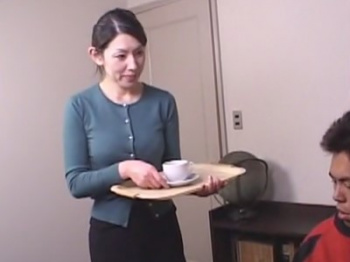 実の弟とSEXを繰り返すビッチ母親！息子に知られた人妻熟女が、口止め料としてフェラ抜き近親相姦！！【おばさん】の画像