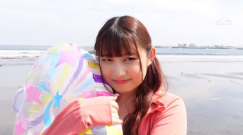 【素人ナンパ】「お話するだけですか？」ビーチで声を掛けたビキニ女子はまん丸美巨乳　初対面男子と生の密着マッチングの画像