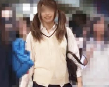 駅で見かけたSSS級制服美少女に電車内痴漢を決行の画像