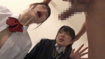 本当はヤリたくてムンムンしてる義妹のビッチ女子○生に、　強引にイラマチオ練習させてみた件♥の画像