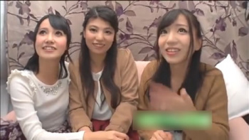 ナンパＧＥＴした素人女子ちゃんたちがくんずほぐれつ！モノすんごい体勢で絡み合い舐め合うレズプレー！の画像