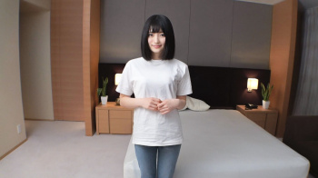 【葵 20歳 大学2年生】処女じゃなくなったばかりの正統派黒髪美少女!発展途上のパイパン割れ目を開発奥突きピストンの画像