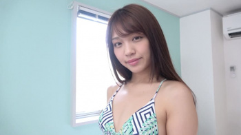 【木下ひまり】ビキニお姉さんに顔面を舐め回され唾液塗れで手扱かれる！美女の唾の香りに包まれながら射精する至福の画像