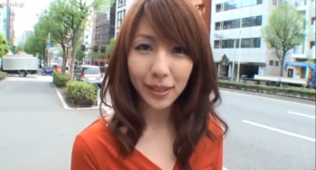 【結城みさ】綺麗なお姉様が若くて元気なオチンチンを逆ナンパ!即勃起チンコを弄んで痴女テクフェラでザーメン吸引の画像