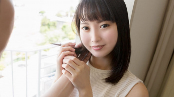 【Chihiro(鈴木ちひろ)】奥ゆかしい文系ガールの彼女は趣味でお寺巡りをすると落ち着いた上品さが身につく事を体現してますの画像