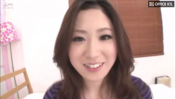 【ゆうき真央】アナルオナニーが病みつきになってしまった19歳お姉さん!未だチンコは未挿入のバージンアナルのヒクツキをドアップ撮影の画像