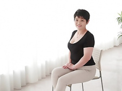 【ぽっちゃり熟女】亭主しか知らない女がAV出演www恥ずかしげに少しづつ脱いでいき、豊かな肢体を晒していっちゃう!の画像