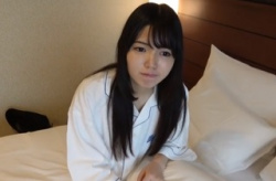 【無修正】19歳の神カワ素人が立ちバックでハメられメス顔で感じまくるハメ撮りの画像