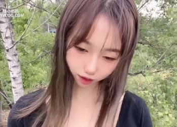 【無】真ん丸美巨乳な美人シロウトを自宅に連れ込んで中出しハメした個人撮影の画像