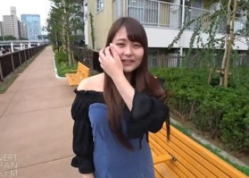 【無】大人しそうな雰囲気の20歳ムッチリ素人を膣奥までチ〇コねじ込む生姦中出し！の画像