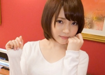 20歳清楚系なショートカット美少女が激しいピストンに痙攣イキするハメ撮り映像の画像