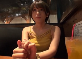 インスタでエロい自撮り載せてたショートカット美女がメガチ〇ポでイキ狂い！の画像