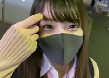 Eカップ美乳の感度バツグン制服女子がイクイク連呼で喘ぎまくるハメ撮り！の画像