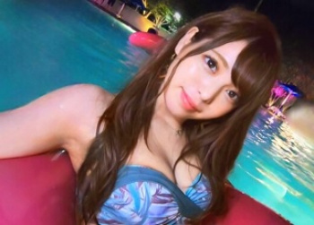 ナイトプールで逆ナン仕掛けてきたモデル級神素人と即ホテルで大絶叫セックス！の画像