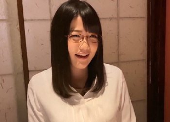 清純派メガネっ子な新入社員のバスト105cmおっぱいの極上パイズリを堪能！の画像