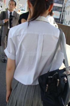 【画像】夏といえばJKの透けブラの季節ですねの画像