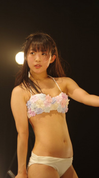 地下アイドルの汗だくまん筋くっきりライブがエロすぎると話題にwwwwの画像