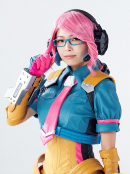 【悲報】覇権グラドル寺本莉緒さん、コスプレでメッキが剥がれるの画像