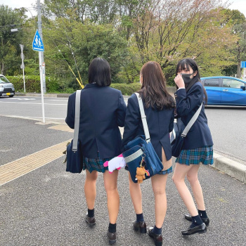 【画像】通学中のエチエチJKさんいたの画像