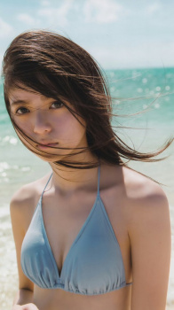 【乃木坂46のエース】ビキニ姿に初挑戦　18歳の齋藤飛鳥、初写真集が異例のロングヒット！36度目の重版25万部突破の画像